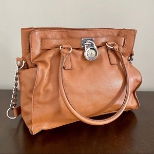 Michael Kors shoulder purse, tan.